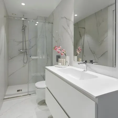 아파트 La Concha Attic By Feelfree *